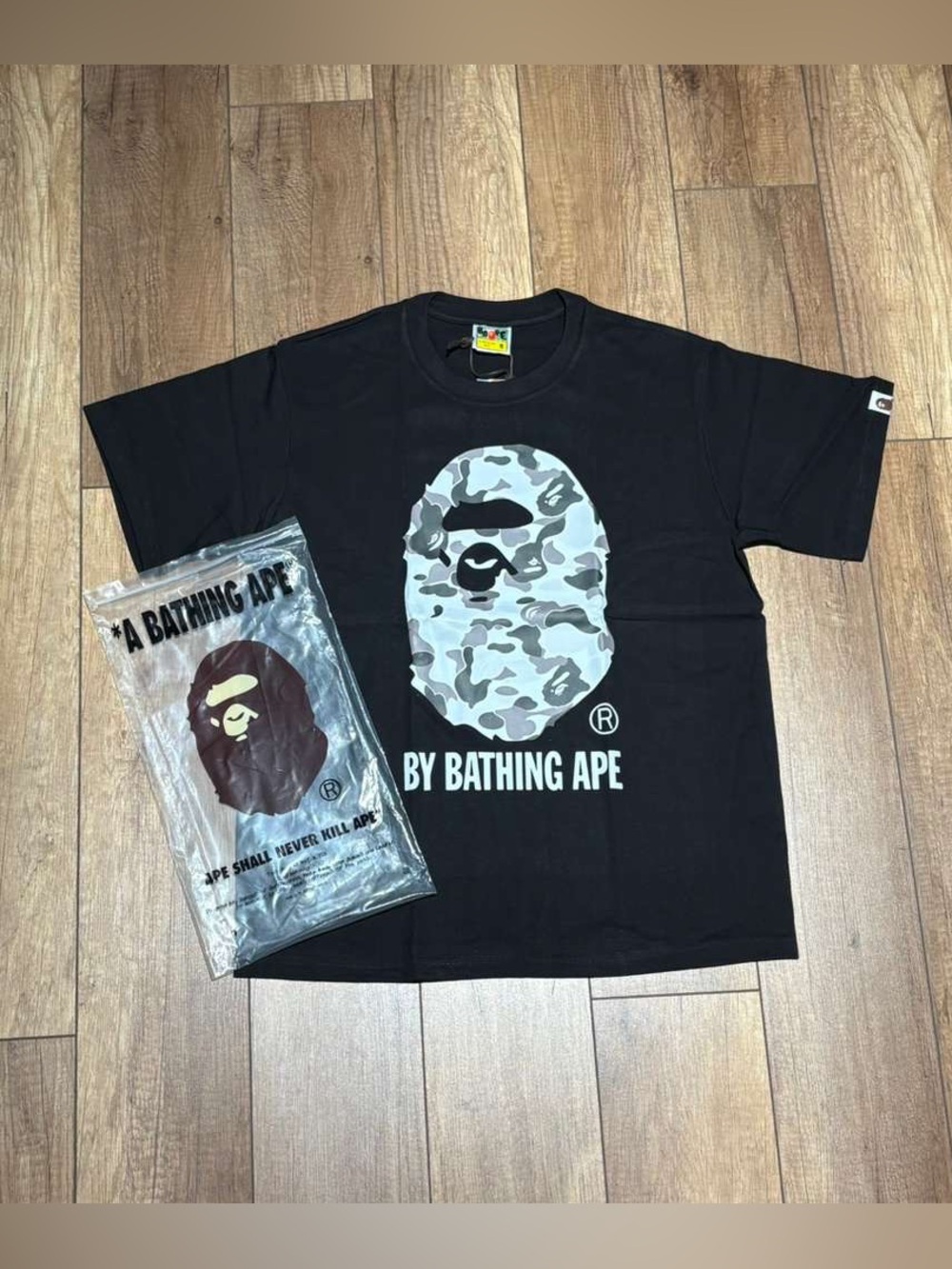 A Bathing Ape BAPE White Camo Ape Black Tee Shirt Short Sleeve Mens Size M